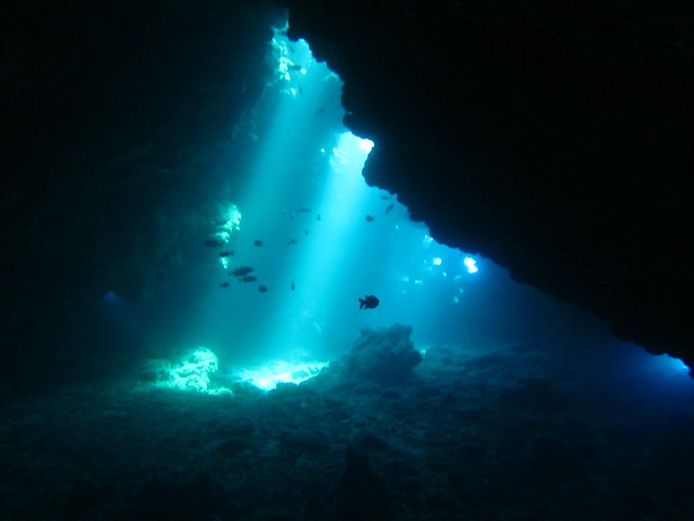 First Cathedral, bild av grotta under vatten